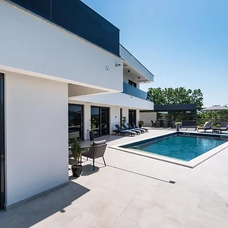 Mint Villa
