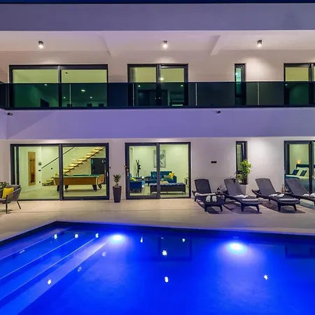 Villa Mint *