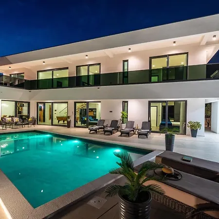 Mint Villa