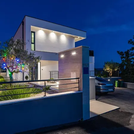 Villa Mint *